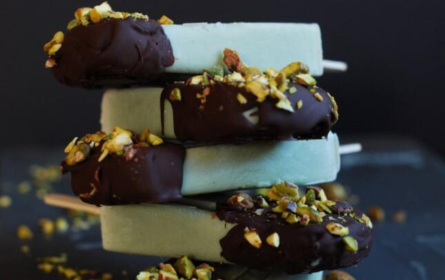 Pistachio Topped Spirulina Pops