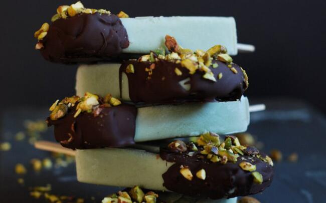 Pista chio Topped Spirulina Pops