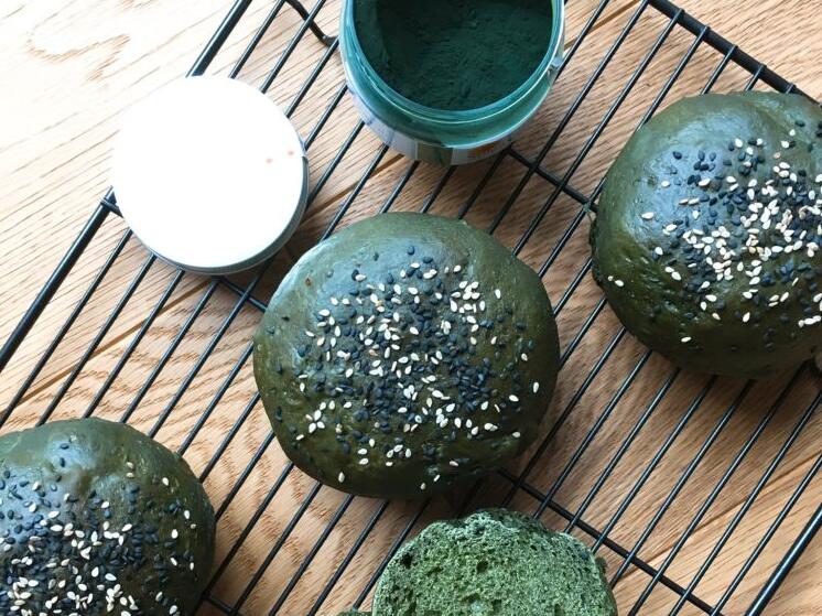 Spirulina buns